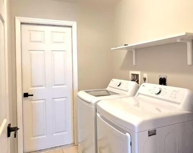 302 Ne Greenbrier Avenue - Photo Thumbnail 41