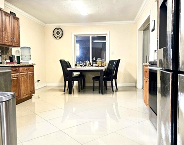 6410 Kimberly Boulevard - Photo Thumbnail 3