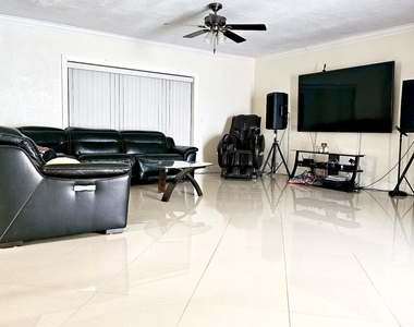 6410 Kimberly Boulevard - Photo Thumbnail 1