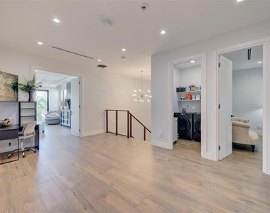 1616 Se 2nd Court - Photo Thumbnail 9