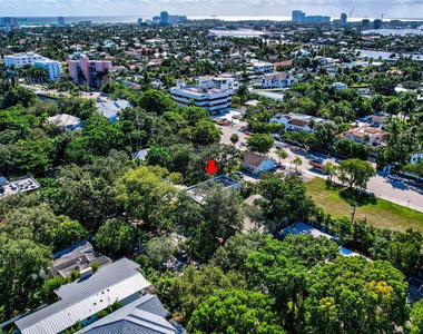 1616 Se 2nd Court - Photo Thumbnail 17