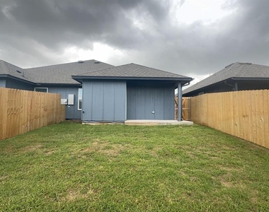 11513 University Drive - Photo Thumbnail 18