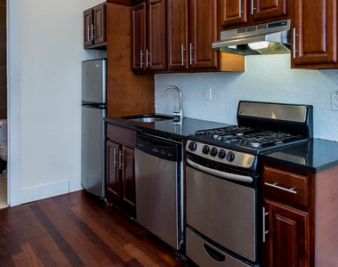 126 Grattan St - Photo Thumbnail 3