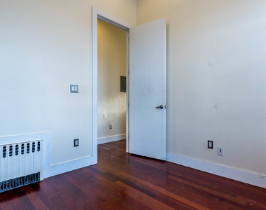 126 Grattan St - Photo Thumbnail 12
