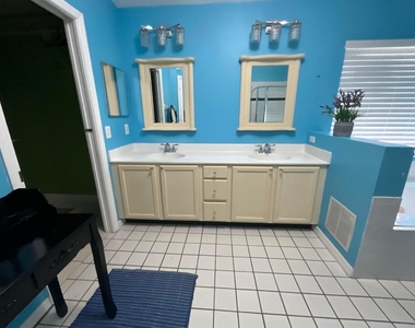 315 Sw Dwight Avenue - Photo Thumbnail 9