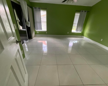 315 Sw Dwight Avenue - Photo Thumbnail 6