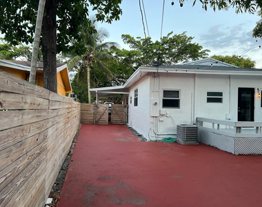 45 Ne 50th Street - Photo Thumbnail 28