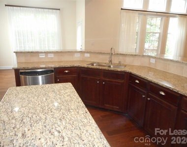 9628 Daufuskie Drive - Photo Thumbnail 10