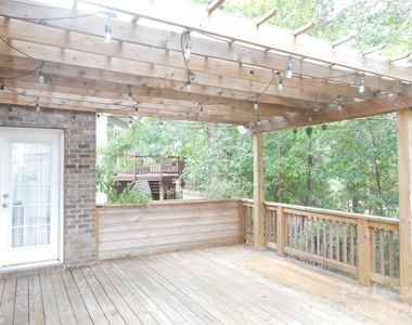 9628 Daufuskie Drive - Photo Thumbnail 7