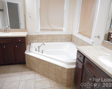 9628 Daufuskie Drive - Photo Thumbnail 15