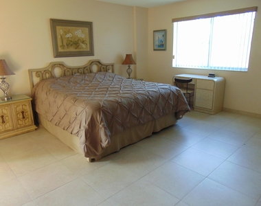 6698 10th Avenue N - Photo Thumbnail 8