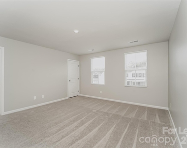 1017 Jeffrey Court Sw - Photo Thumbnail 7