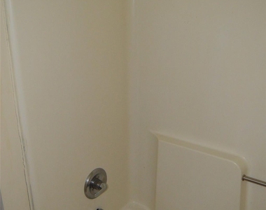 208 Wilson Street - Photo Thumbnail 7