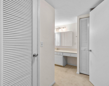 2425 Presidential Way - Photo Thumbnail 7