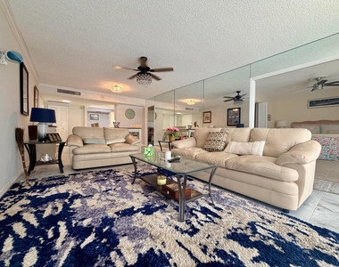 2425 Presidential Way - Photo Thumbnail 10