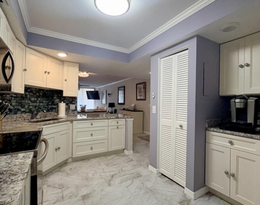 2425 Presidential Way - Photo Thumbnail 3