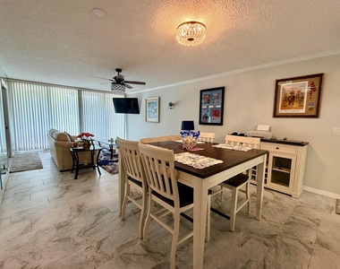 2425 Presidential Way - Photo Thumbnail 8