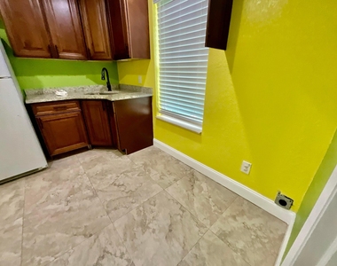 315 Sw Dwight Avenue - Photo Thumbnail 3