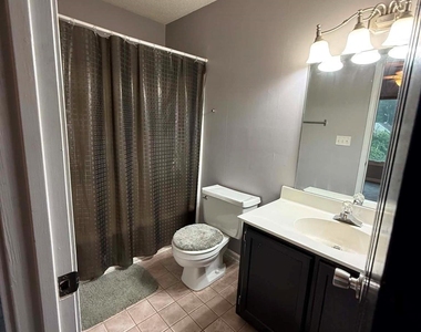 327 Eastwood Drive - Photo Thumbnail 15
