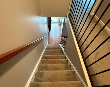 327 Eastwood Drive - Photo Thumbnail 14