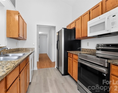 3411 Pondridge Court - Photo Thumbnail 14