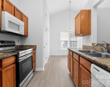 3411 Pondridge Court - Photo Thumbnail 16