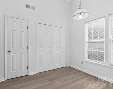 3411 Pondridge Court - Photo Thumbnail 10