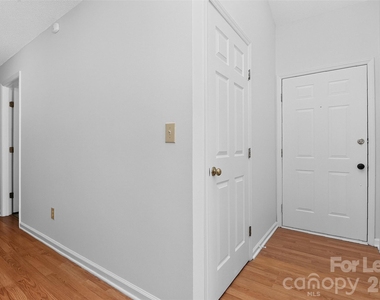 3411 Pondridge Court - Photo Thumbnail 18