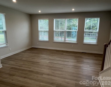 4012 Grand Wylie Way - Photo Thumbnail 4