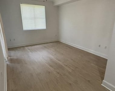 1218 Renaissance Way - Photo Thumbnail 10