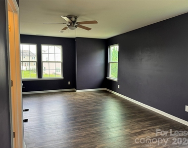 6308 Durango Way - Photo Thumbnail 37