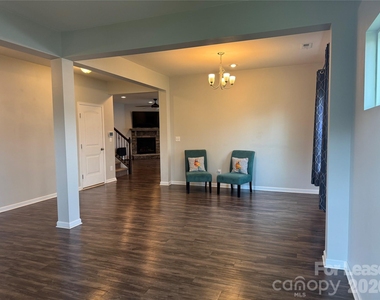 6308 Durango Way - Photo Thumbnail 6