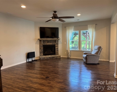 6308 Durango Way - Photo Thumbnail 7