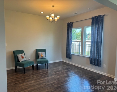 6308 Durango Way - Photo Thumbnail 3