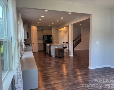 6308 Durango Way - Photo Thumbnail 11