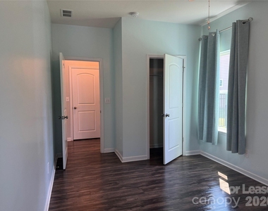 6308 Durango Way - Photo Thumbnail 16