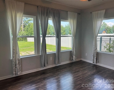 6308 Durango Way - Photo Thumbnail 13