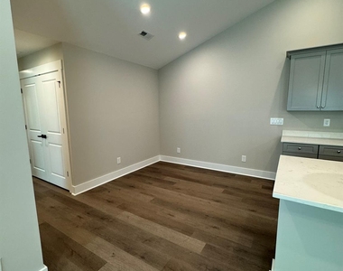 145 Brawley Villas Place - Photo Thumbnail 8