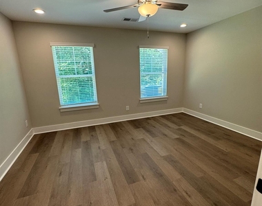 145 Brawley Villas Place - Photo Thumbnail 10