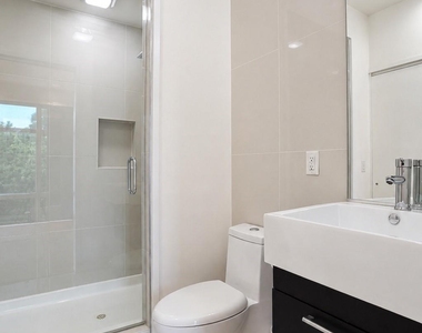 350 Viburnum Way Court - Photo Thumbnail 16