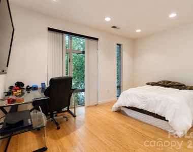 350 Viburnum Way Court - Photo Thumbnail 10