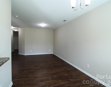 9348 Hamel Street - Photo Thumbnail 10