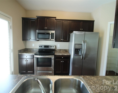 9348 Hamel Street - Photo Thumbnail 7