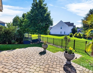 2258 Isaac Street - Photo Thumbnail 11