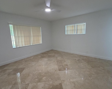 9209 Southampton Place - Photo Thumbnail 30