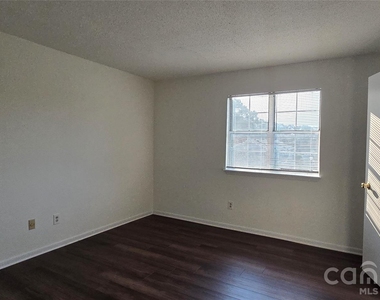 3109 Heathstead Place - Photo Thumbnail 9