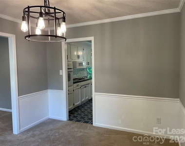 7942 Lake Vista Drive - Photo Thumbnail 8