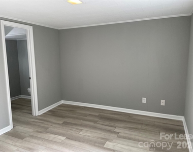 7942 Lake Vista Drive - Photo Thumbnail 36