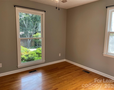 7942 Lake Vista Drive - Photo Thumbnail 25