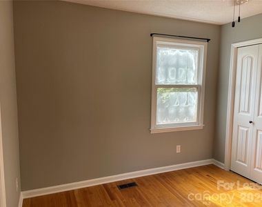 7942 Lake Vista Drive - Photo Thumbnail 26